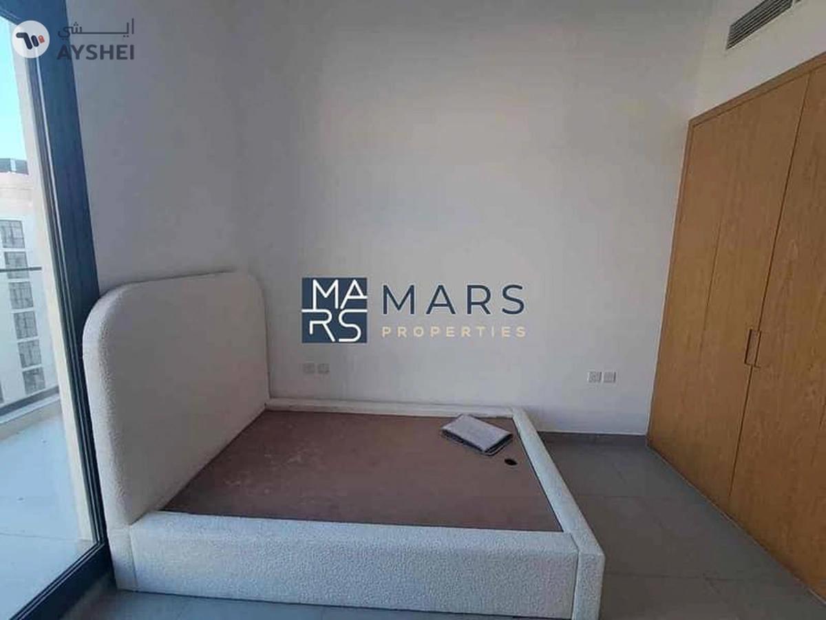 Top Floor | Pool View | Unfurnished-12-12