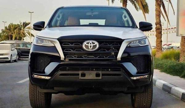 Toyota Fortuner Toyota fortuner 2.7L petrol MY2024 V4 FOR EXPORT ONLY.