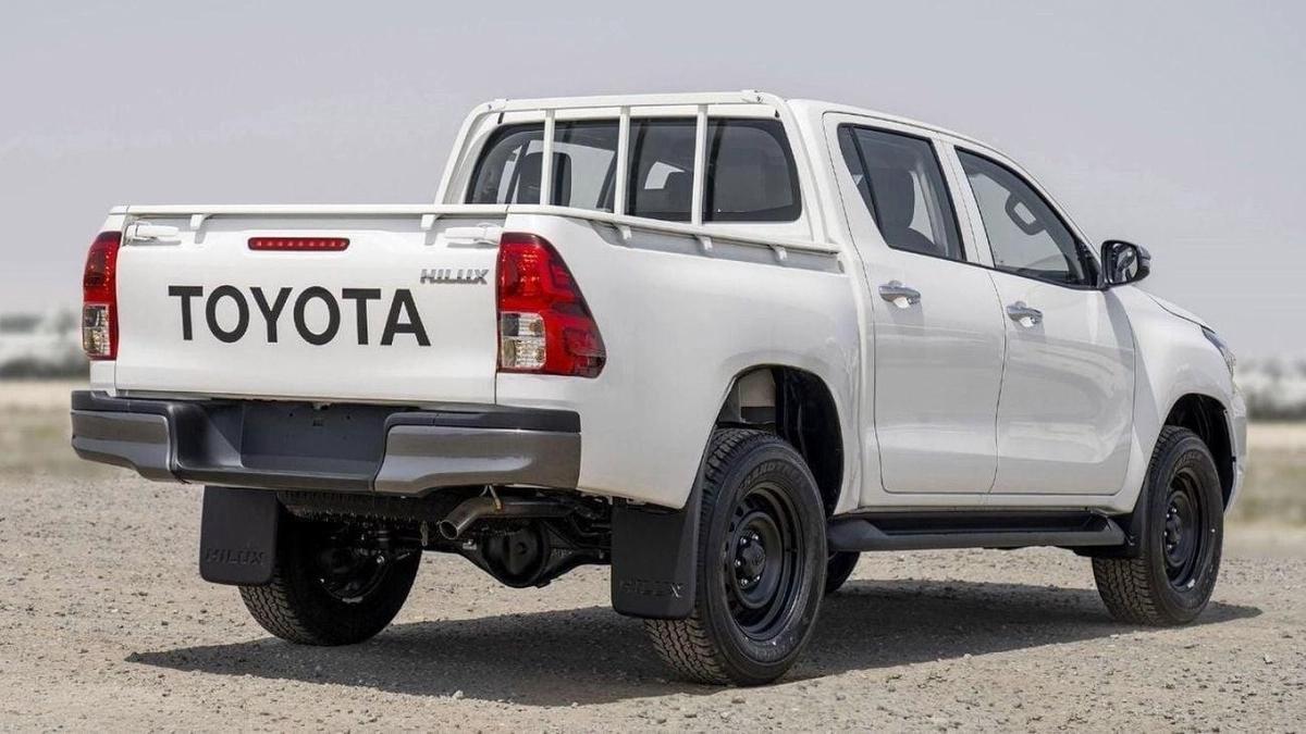 Toyota Hilux (LHD) TOYOTA HILUX DC COMFORT PLUS 2.4D MT 4X4 MY2025 - WHITE-4-4