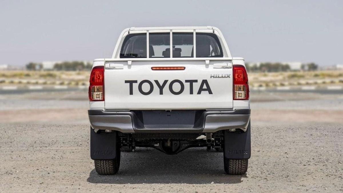 Toyota Hilux (LHD) TOYOTA HILUX DC COMFORT PLUS 2.4D MT 4X4 MY2025 - WHITE-5-5