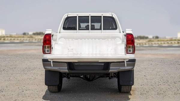 Toyota Hilux (LHD) TOYOTA HILUX DC COMFORT PLUS 2.4D MT 4X4 MY2025 - WHITE