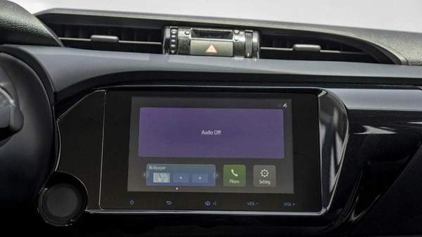 Toyota Hilux (LHD) TOYOTA HILUX DC COMFORT PLUS 2.4D MT 4X4 MY2025 - WHITE