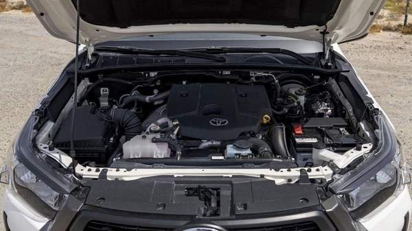 Toyota Hilux (LHD) TOYOTA HILUX DC COMFORT PLUS 2.4D MT 4X4 MY2025 - WHITE