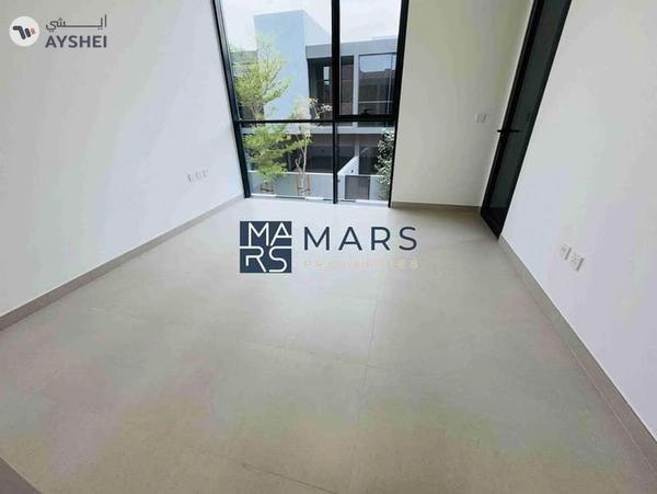 Brand New Luxury 3badroom corner unit available for rent:160k