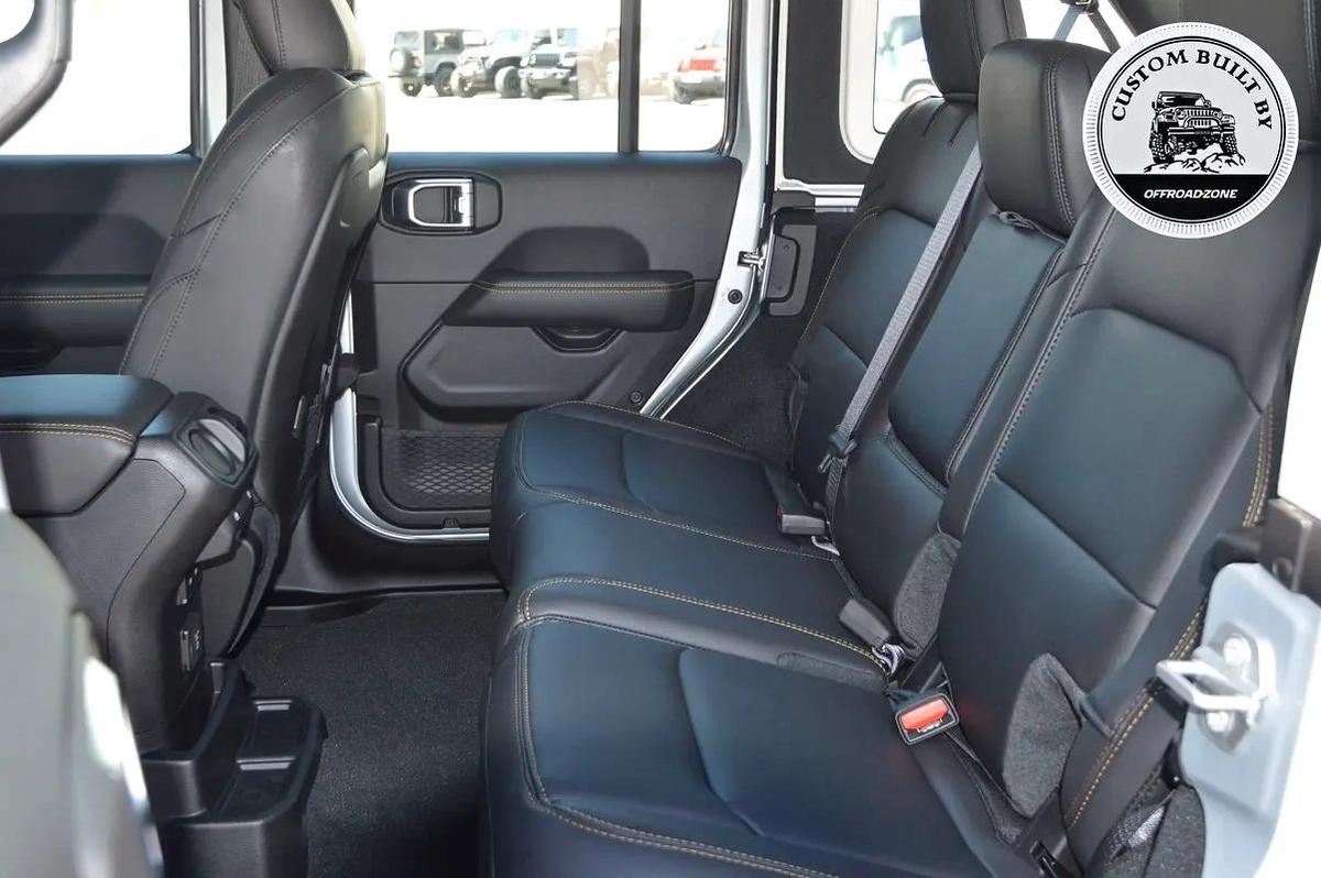 BRAND NEW | DEALER 5 YRS WTY 3 YRS SP | 2026 JEEP WRANGLER 4DR SAHARA BLACK (2.0L)-9-9