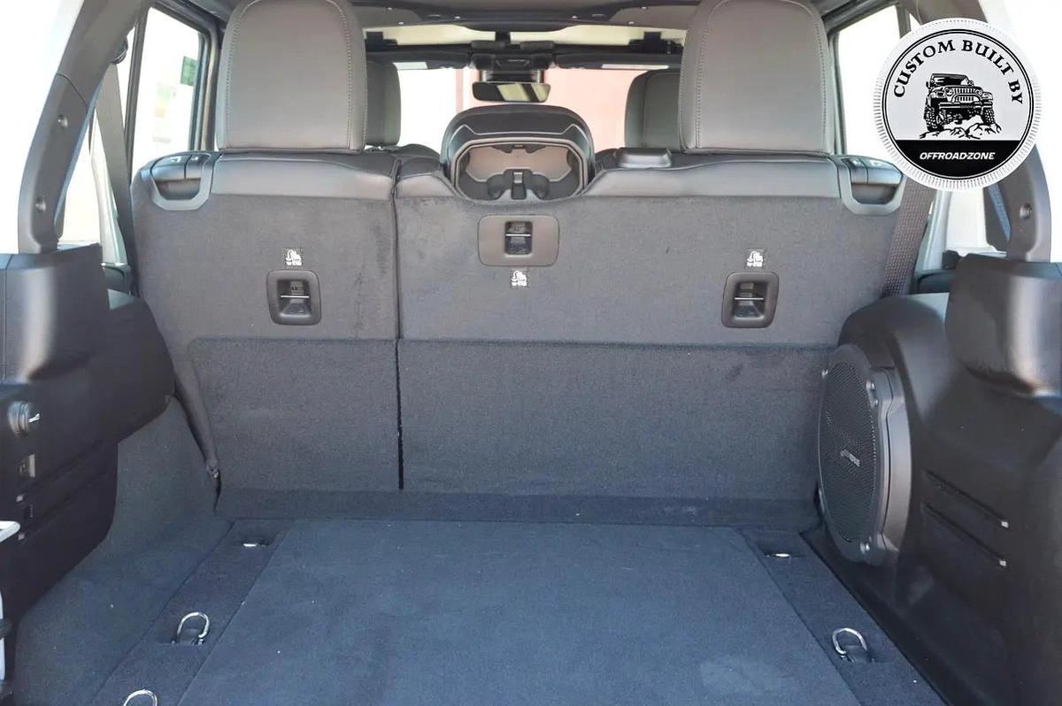 BRAND NEW | DEALER 5 YRS WTY 3 YRS SP | 2026 JEEP WRANGLER 4DR SAHARA BLACK (2.0L)-8-8