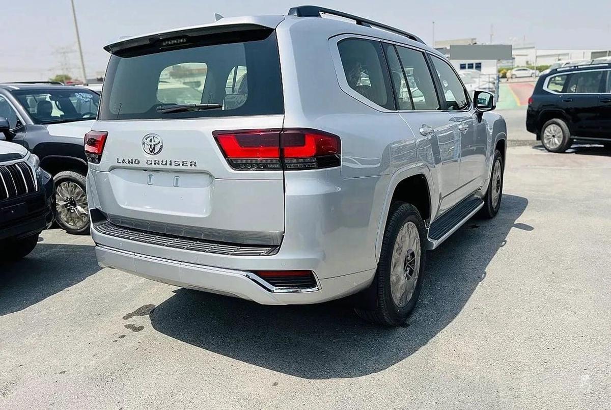 Toyota Land Cruiser VXR 3.5L-3-3
