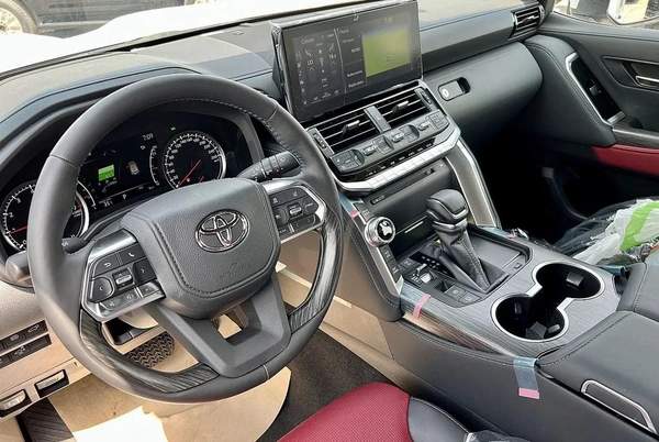 Toyota Land Cruiser VXR 3.5L