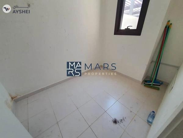 Middle Unit |Lavish Townhouse in Excellent Community