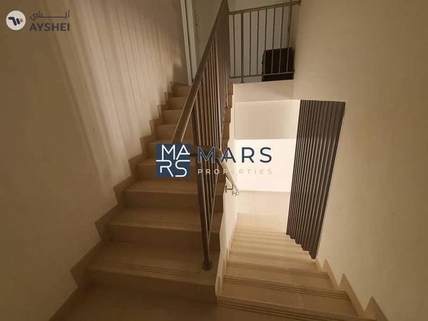 Middle Unit |Lavish Townhouse in Excellent Community