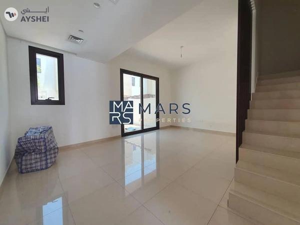 Middle Unit |Lavish Townhouse in Excellent Community