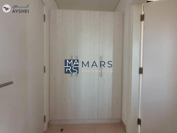 Middle Unit |Lavish Townhouse in Excellent Community