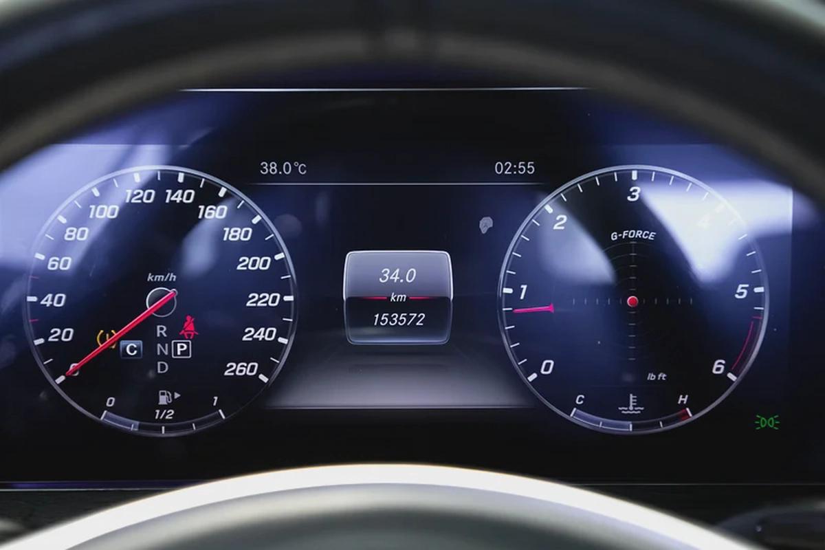 Mercedes-Benz E220d Coupe 2018 – Premium Comfort Performance-13-13