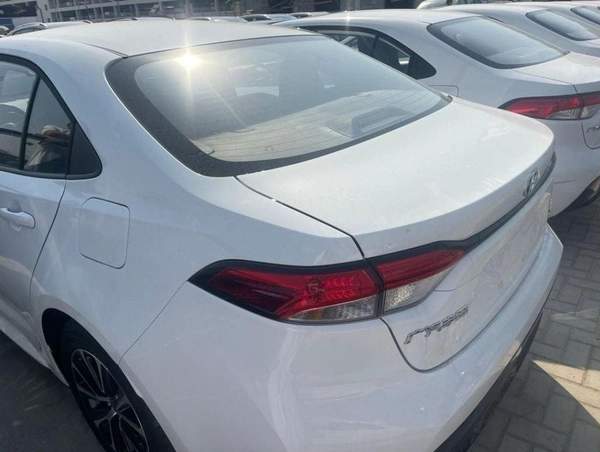 Toyota Corolla 1.8 L HYBRID LEVIN