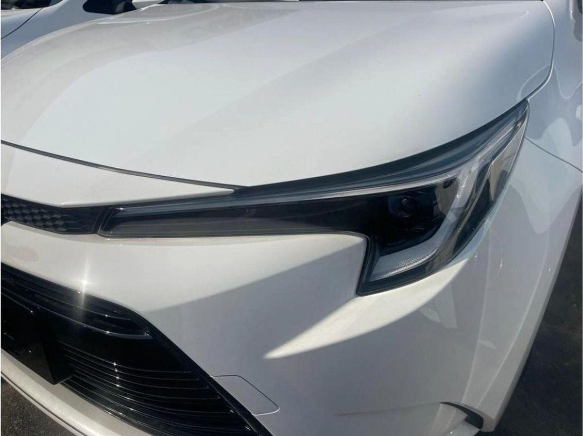 Toyota Corolla 1.8 L HYBRID LEVIN-5-5