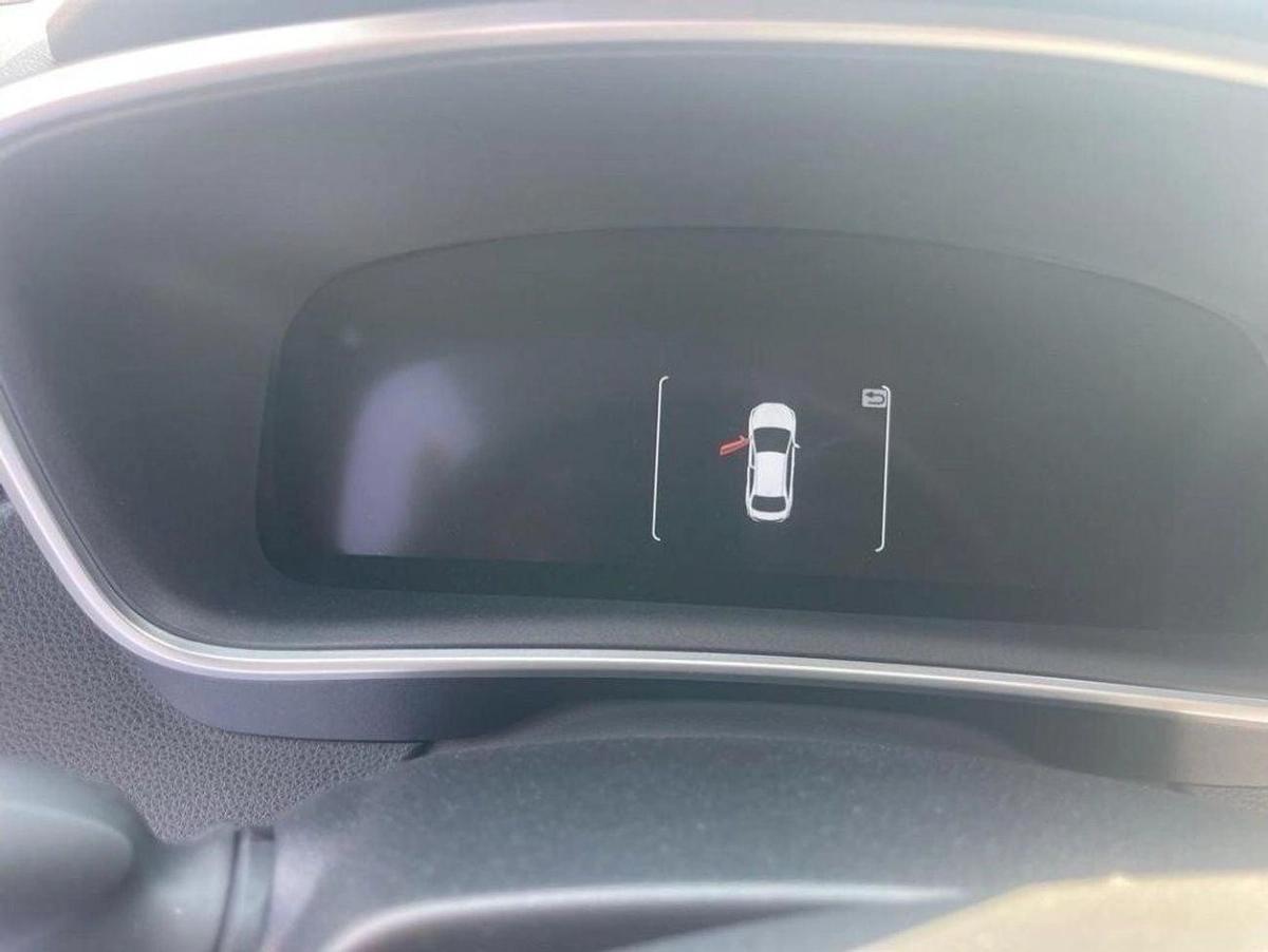 Toyota Corolla 1.8 L HYBRID LEVIN-10-10