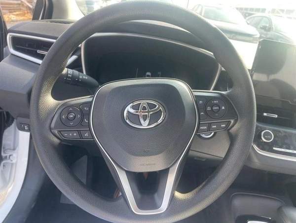 Toyota Corolla 1.8 L HYBRID LEVIN
