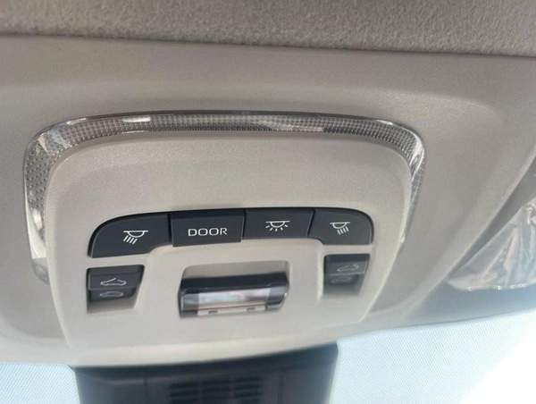 Toyota Corolla 1.8 L HYBRID LEVIN