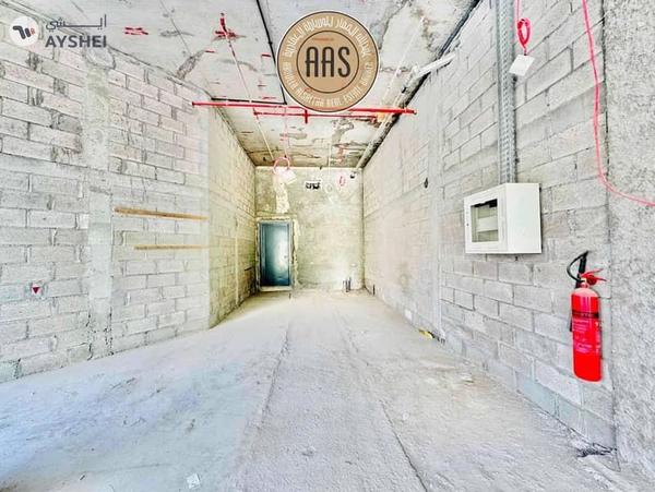 Hot Deal•Main Boulevard View Shop With Exit Door•2 Months Free•4 Cheques