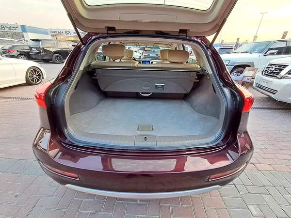 Infinite QX 50 Luxury (GCC) full options accident free single owner very well maintained