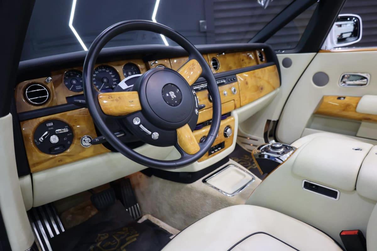 Rolls-Royce Phantom Drophead-7-7