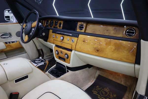 Rolls-Royce Phantom Drophead