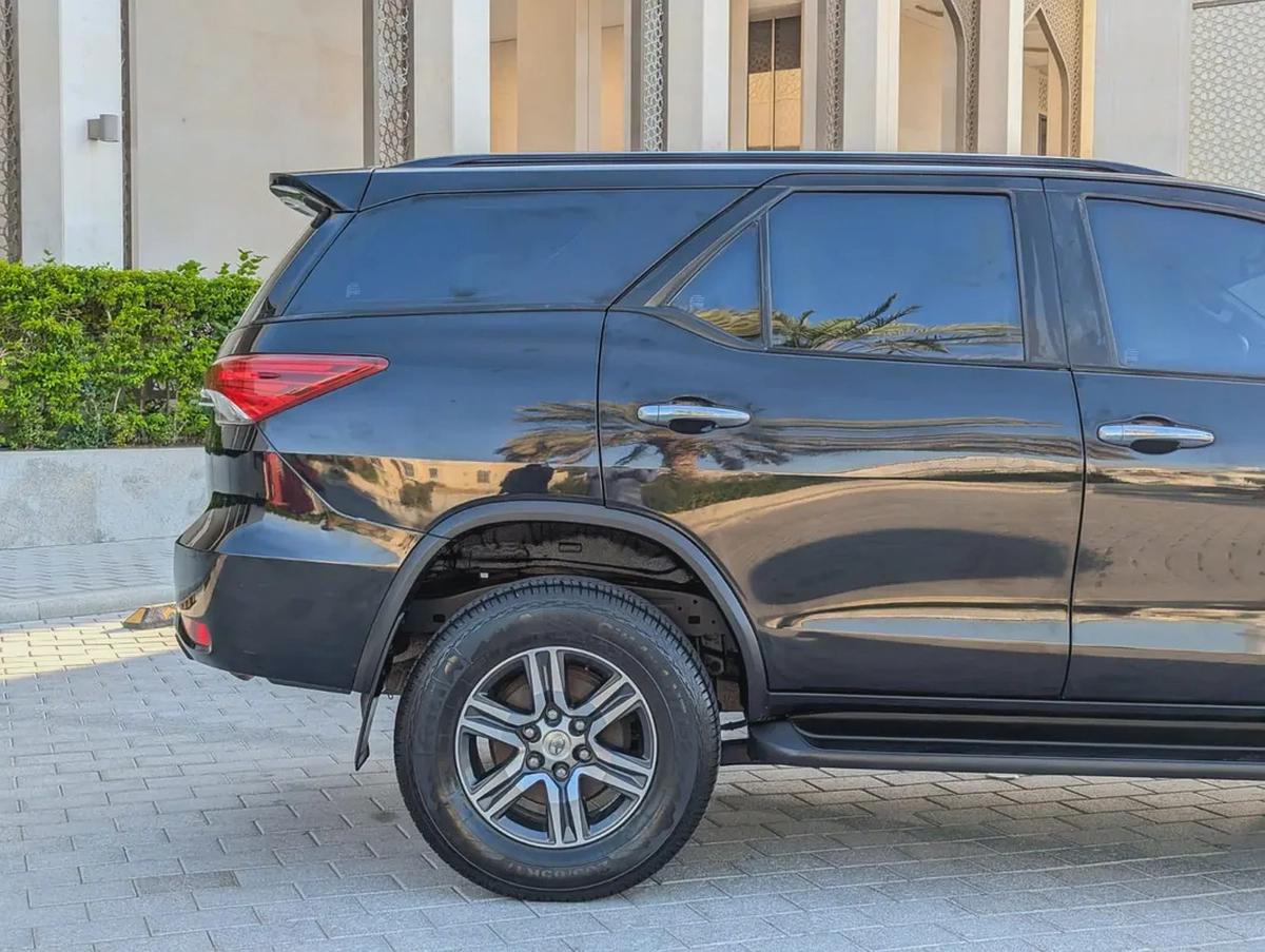 TOYOTA FORTUNER 2016 GCC V4 2.7L 4X4 IN EXCELLENT CONDITION-11-11