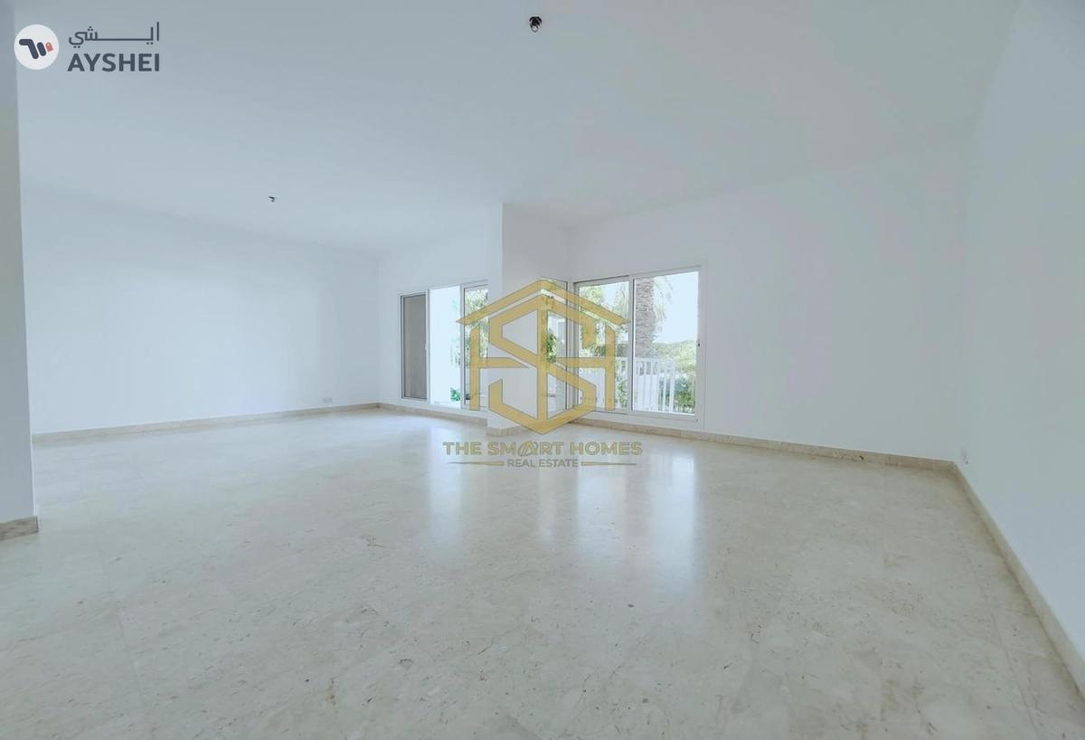 Townhouse for rent in Falcon Villas, Al Garhoud-1-1