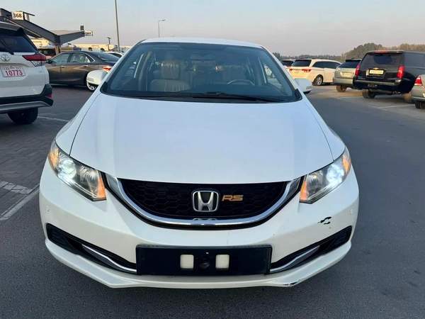 Honda Civic RS 1.8 i-VTEC GCC Model: 2013 Mileage: 117,000 KMS Spec: GCC Very clean and well-maintai