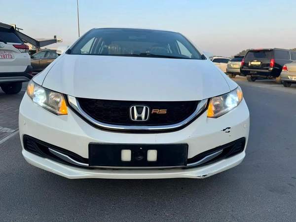 Honda Civic RS 1.8 i-VTEC GCC Model: 2013 Mileage: 117,000 KMS Spec: GCC Very clean and well-maintai