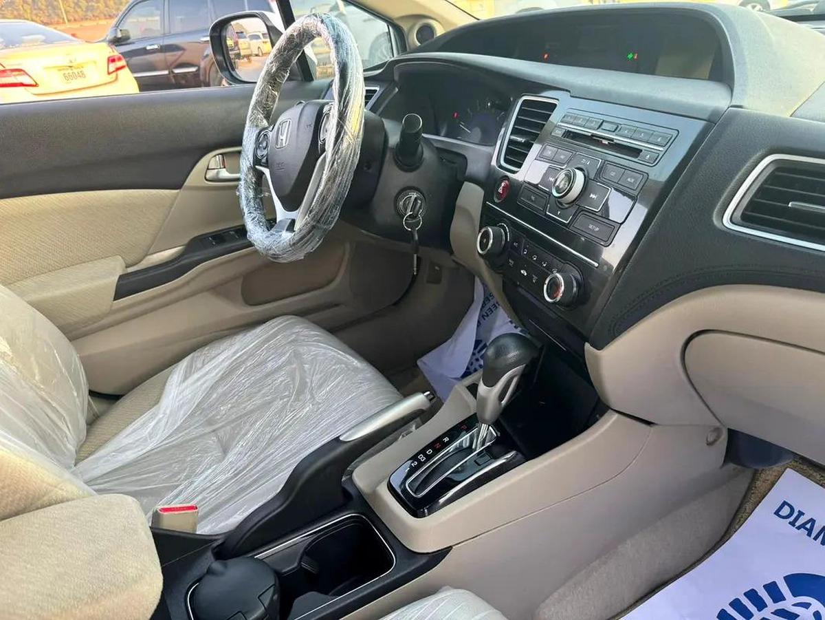 Honda Civic RS 1.8 i-VTEC GCC Model: 2013 Mileage: 117,000 KMS Spec: GCC Very clean and well-maintai-12-12
