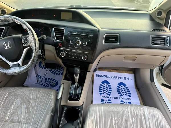Honda Civic RS 1.8 i-VTEC GCC Model: 2013 Mileage: 117,000 KMS Spec: GCC Very clean and well-maintai