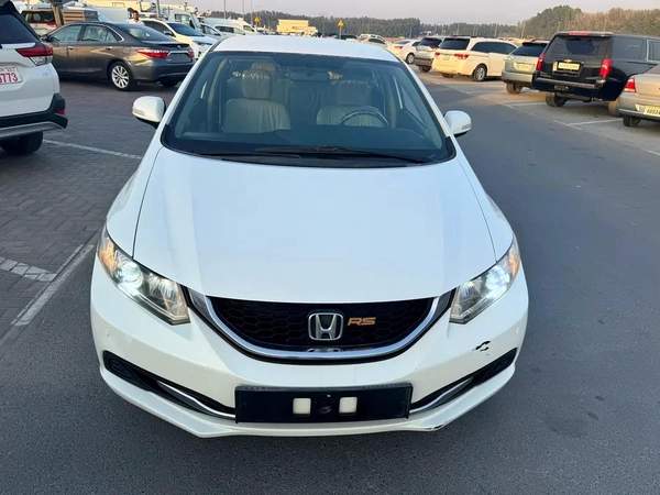 Honda Civic RS 1.8 i-VTEC GCC Model: 2013 Mileage: 117,000 KMS Spec: GCC Very clean and well-maintai