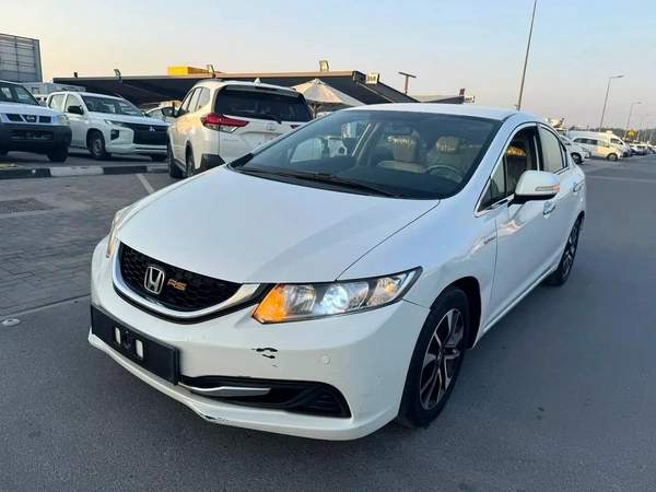 Honda Civic RS 1.8 i-VTEC GCC Model: 2013 Mileage: 117,000 KMS Spec: GCC Very clean and well-maintai