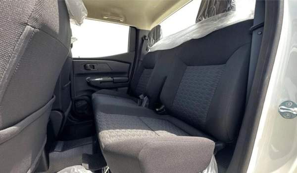 Mitsubishi L200 L200 2.4L petrol DC 4W GL New Face 5MT