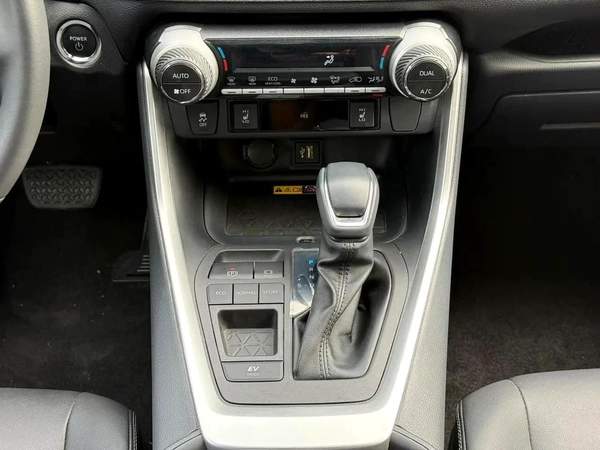 2024 Toyota Rav 4 XLE Hybrid - Chinese Specs - Brand New!