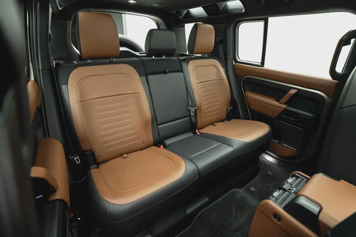2025 LAND ROVER DEFENDER P635 OCTA | GCC 5 YEARS WARRANTY | 635 HP | HIGH SPEC-12-12