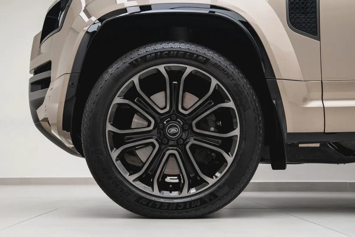 2025 LAND ROVER DEFENDER P635 OCTA | GCC 5 YEARS WARRANTY | 635 HP | HIGH SPEC-16-16