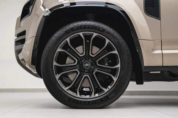 2025 LAND ROVER DEFENDER P635 OCTA | GCC 5 YEARS WARRANTY | 635 HP | HIGH SPEC