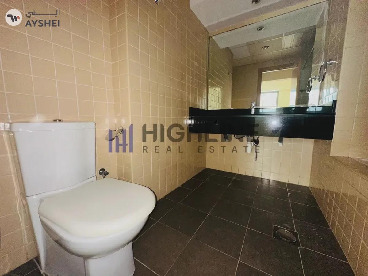 Elegant 1BHK | Prime location | Semi Closed Kitchen-3-3