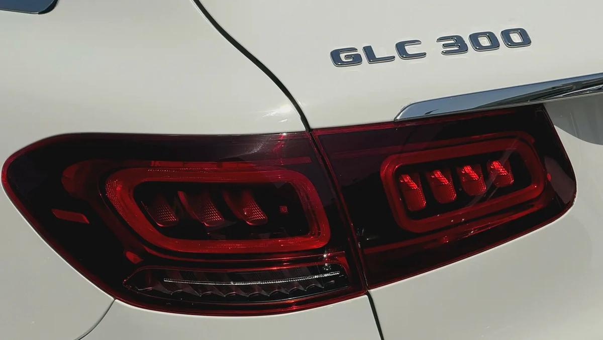 MERCEDES - GLC300 - 2021 - AMG KIT - V4 2,0L - BY TURBO - AMERICAN SPECS VERY GOOD CONDITION-16-16