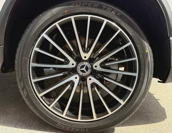 MERCEDES - GLC300 - 2021 - AMG KIT - V4 2,0L - BY TURBO - AMERICAN SPECS VERY GOOD CONDITION