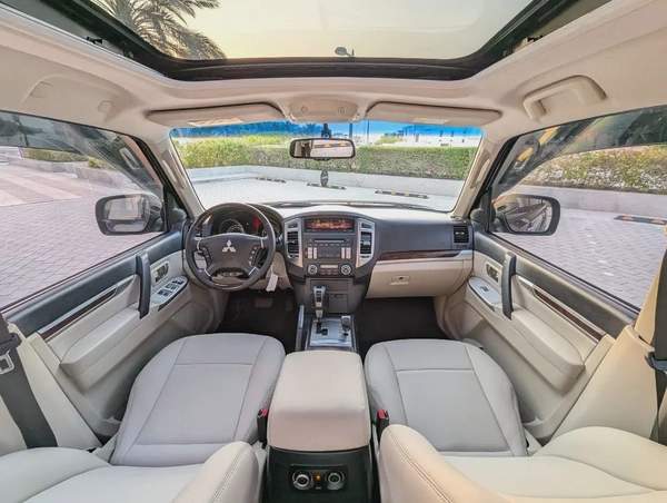 MITSUBISHI PAJERO 2015 GLS TOP FULL OPTION GCC V6 3.5L IN EXCELLENT CONDITION