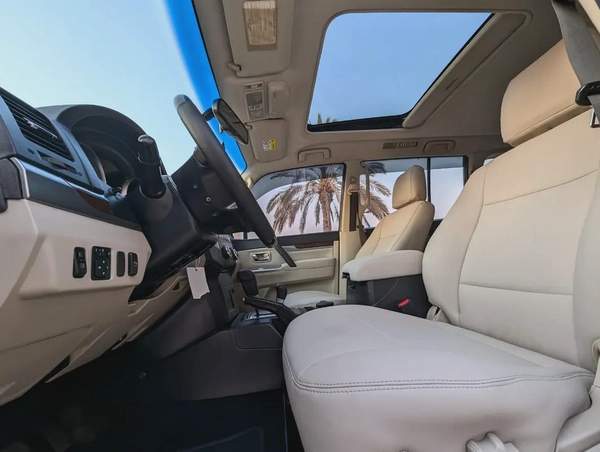 MITSUBISHI PAJERO 2015 GLS TOP FULL OPTION GCC V6 3.5L IN EXCELLENT CONDITION