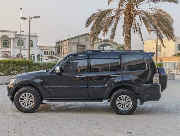 MITSUBISHI PAJERO 2015 GLS TOP FULL OPTION GCC V6 3.5L IN EXCELLENT CONDITION