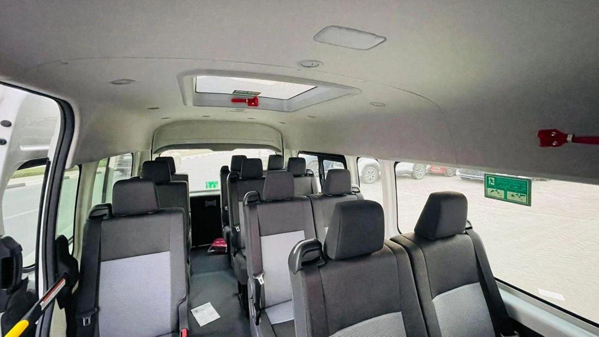 Toyota Hiace HIACE 2.8 AUTOMATIC DIESEL-5-5