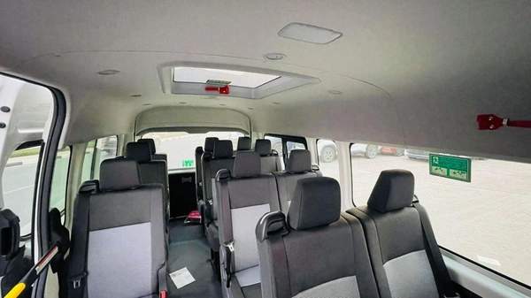 Toyota Hiace HIACE 2.8 AUTOMATIC DIESEL