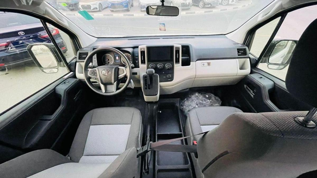 Toyota Hiace HIACE 2.8 AUTOMATIC DIESEL-7-7