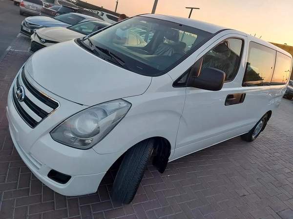 Hyundai H1 GLS 2018 - GCC Specs - Well Maintained