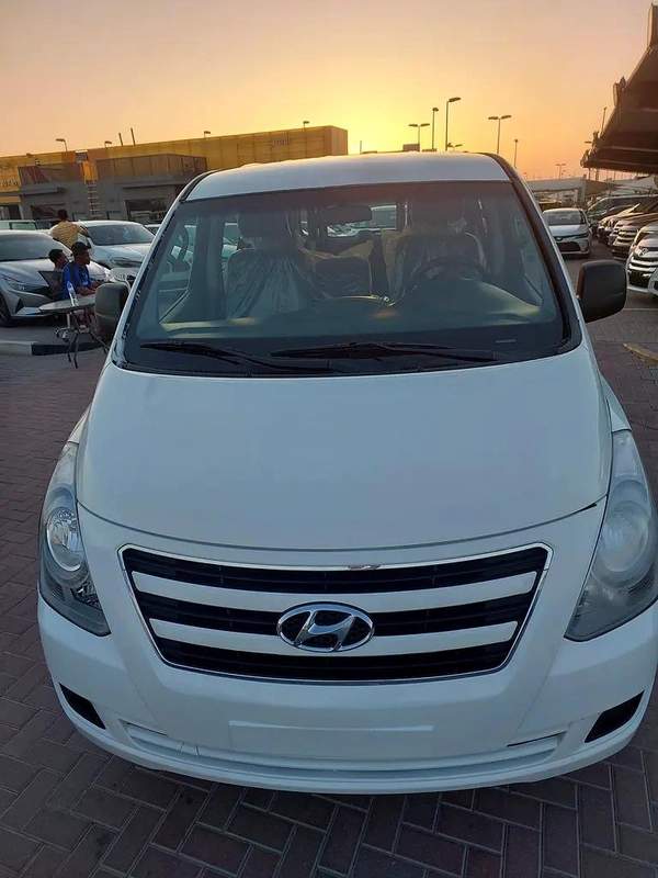 Hyundai H1 GLS 2018 - GCC Specs - Well Maintained